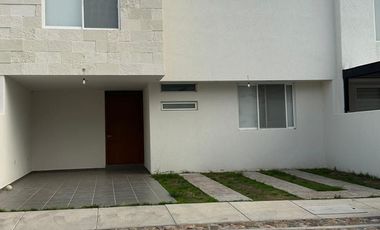 CASA EN VENTA EN RANCHO SANTA MONICA