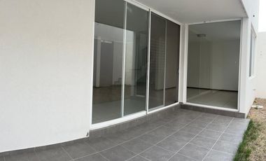 CASA EN VENTA EN RANCHO SANTA MONICA