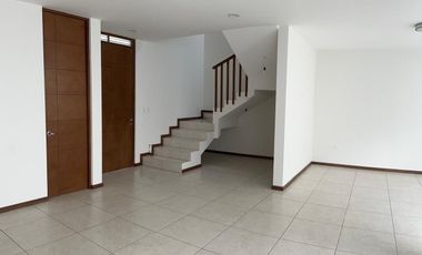 CASA EN VENTA EN RANCHO SANTA MONICA