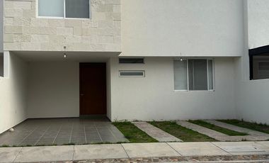 CASA EN VENTA EN RANCHO SANTA MONICA