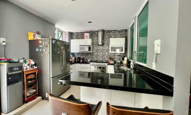 Se Vende Casa en Condominio en del Valle.