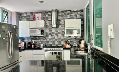 Se Vende Casa en Condominio en del Valle.