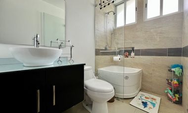 Se Vende Casa en Condominio en del Valle.