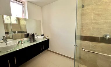 Se Vende Casa en Condominio en del Valle.