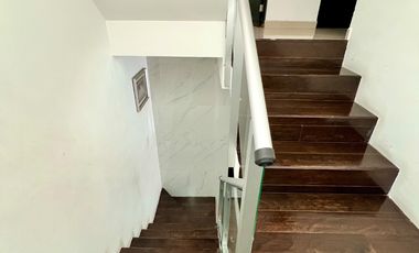 Se Vende Casa en Condominio en del Valle.