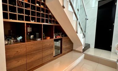 Se Vende Casa en Condominio en del Valle.