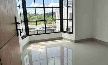 Rumah 2 lantai classic modern di Cinangka depok mulai 500 jutaan