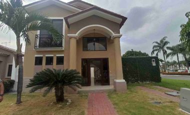 Alquiler Casa en Ciudad Celeste 3 dormitorios