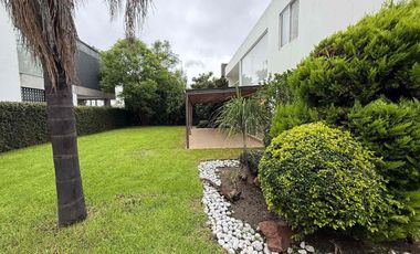 Casa en Venta con Amplio Jardín en Cholula