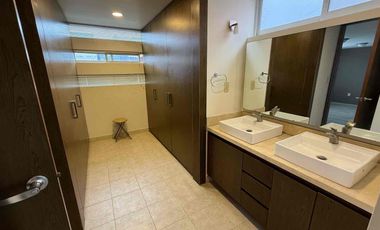 Casa en Venta con Amplio Jardín en Cholula