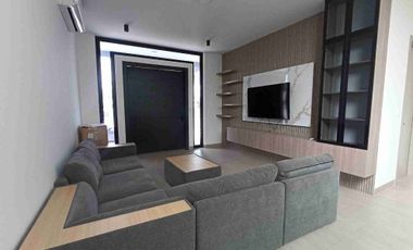 Alquiler Casa Amoblada 4 dormitorios en Condado Vicolini