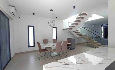 Alquiler Casa Amoblada 4 dormitorios en Condado Vicolini