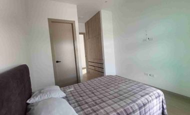 Alquiler Casa Amoblada 4 dormitorios en Condado Vicolini