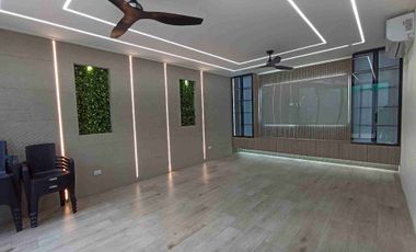 Alquiler Casa Amoblada 4 dormitorios en Condado Vicolini