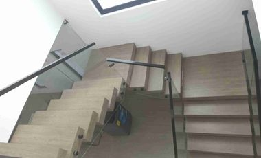 Alquiler Casa Amoblada 4 dormitorios en Condado Vicolini