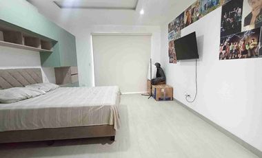 Alquiler Casa Amoblada 4 dormitorios en Condado Vicolini