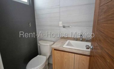 Casa en Venta en Atizapan de Zaragoza, Lago Esmeralda CMB 26-136.