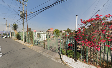 Casa en calle Camioneros, Chinam Pac de Juárez, Iztapalapa, Ciudad de México, México ¡NO CRÉDITOS!