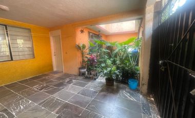 SE VENDE CASA en San Lorenzo La Cebada