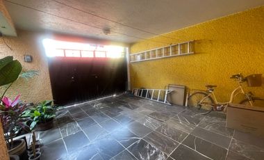 SE VENDE CASA en San Lorenzo La Cebada