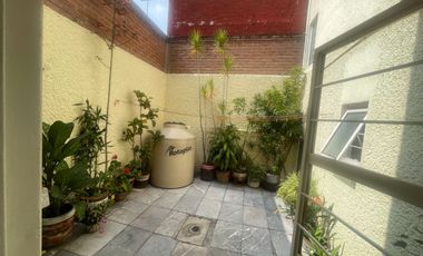 SE VENDE CASA en San Lorenzo La Cebada