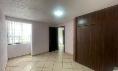 SE VENDE CASA en San Lorenzo La Cebada