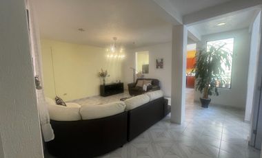 SE VENDE CASA en San Lorenzo La Cebada