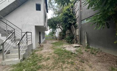 THREE STOREY PARTIALLY FINISHED HOUSE NEAR THE BEACH ID 15032