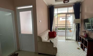 RUMAH MEWAH 3 LANTAI SARIWANGI BANDUNG UTARA UDARA SEGAR ADEM.