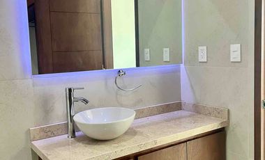 Moderna y funcional casa en Las Plazas lista para estrenar