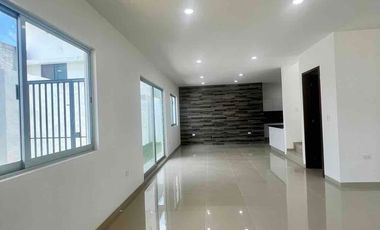 Moderna y funcional casa en Las Plazas lista para estrenar