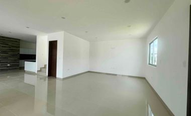 Moderna y funcional casa en Las Plazas lista para estrenar