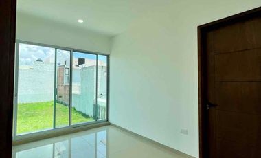 Moderna y funcional casa en Las Plazas lista para estrenar