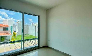 Moderna y funcional casa en Las Plazas lista para estrenar