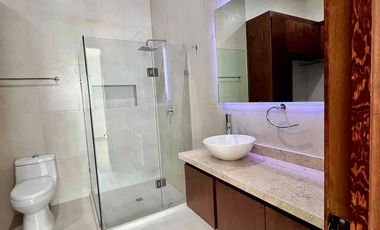 Moderna y funcional casa en Las Plazas lista para estrenar