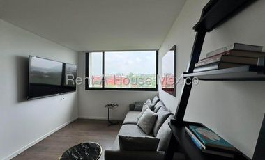 RENTA, Santa Fe Juriquilla. Departamento amueblado con estudio y 3 recámaras