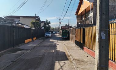 Casa 3 dormitorios en pasaje cerrado Metro Las Parcelas