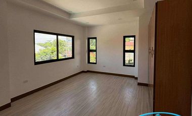 Corner House For Sale in Pacific Grand Villa Lapu-lapu City Cebu