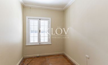 Majestuosa Mansión de Estilo Francés con Vista Panorámica al Mar en Cerro Castillo.