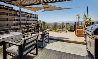 ¡Exclusivo Departamento Tríplex en Peñalolén con Vista Panorámica 360º!