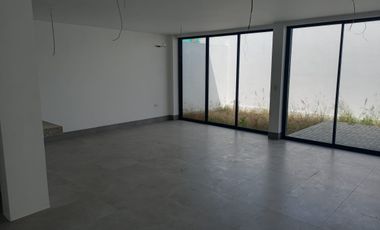 Casa de venta en la Urbanización La Costa Samborondón, Samborondón