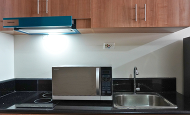 1 Bedroom with Balcony for Rent in Unit Red Residences in Makati City