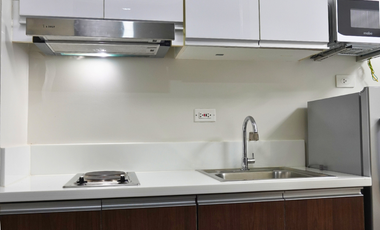 1 Bedroom with Balcony Unit for Rent in Air Residences in Makati City