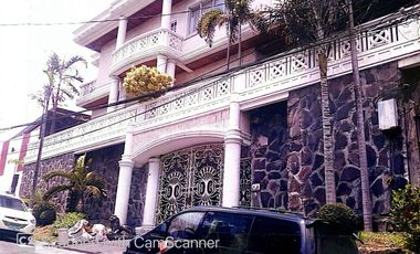 Classic 6 Bedroom House and Lot for Sale in White Plains, Quezon City