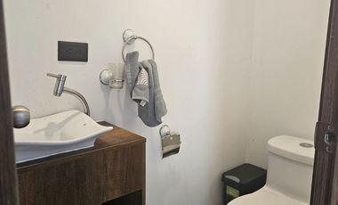 En Venta Casa de 4 Dorm. en Urbanización Uxmal - Manta