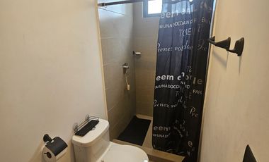 En Venta Casa de 4 Dorm. en Urbanización Uxmal - Manta
