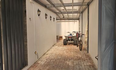 En Venta Casa de 4 Dorm. en Urbanización Uxmal - Manta
