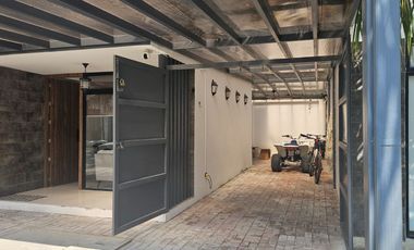 En Venta Casa de 4 Dorm. en Urbanización Uxmal - Manta