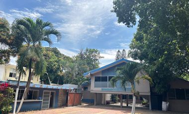 Urdesa, Renta Excelente Casa con Permiso de Uso de Suelo comercial 2200 mts2