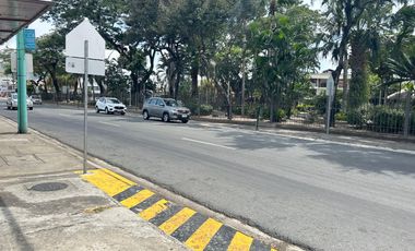 Urdesa, Renta Excelente Casa con Permiso de Uso de Suelo comercial 2200 mts2